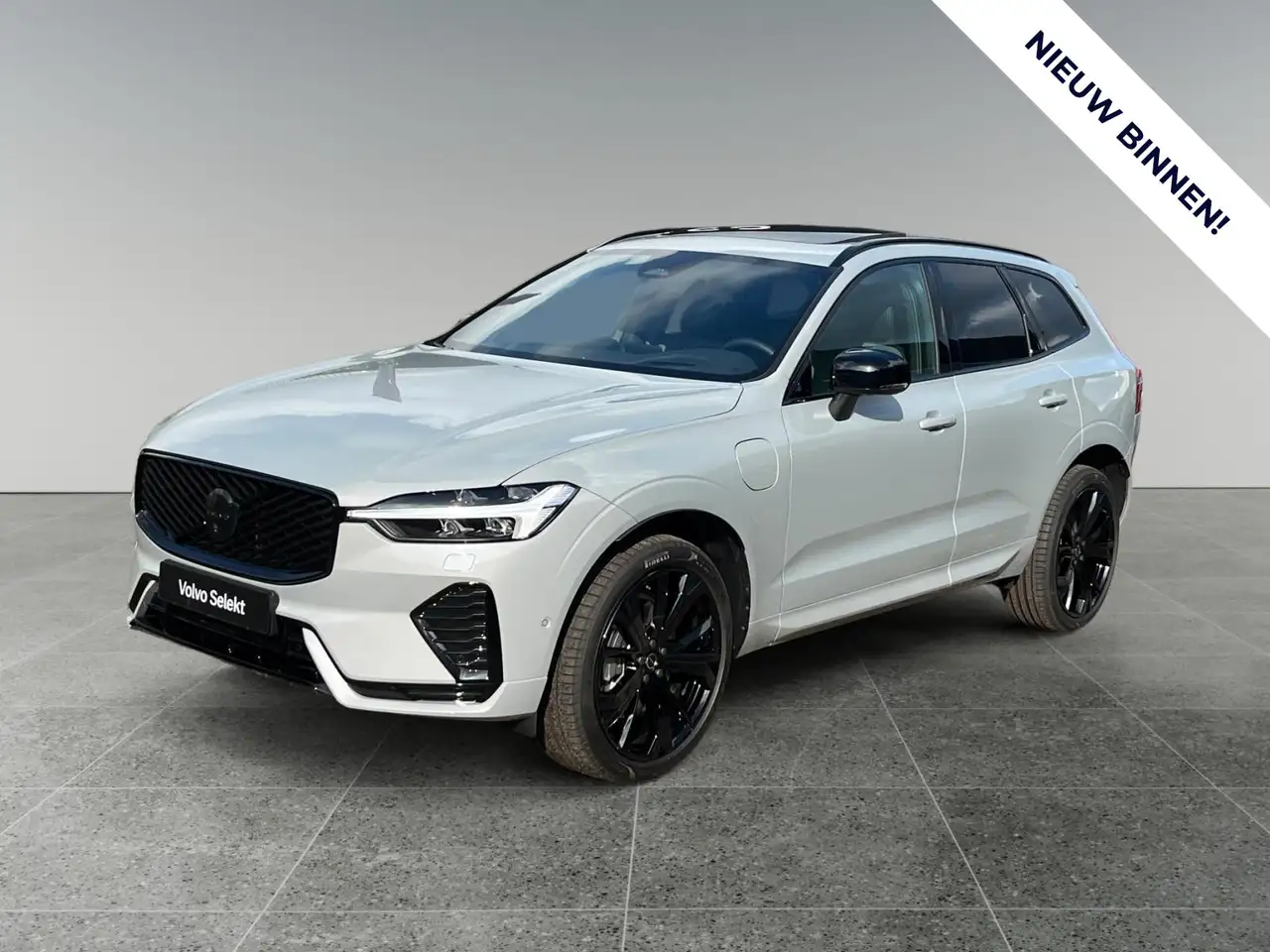 Volvo XC60 2.0 T6 Plug-in hybrid AWD Ultra Black Edition | SO — photo 1 of 22