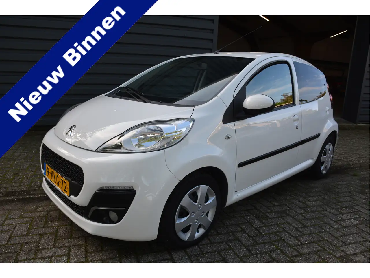 Peugeot 107 1.0 Active Airco 5Drs — photo 1 of 22