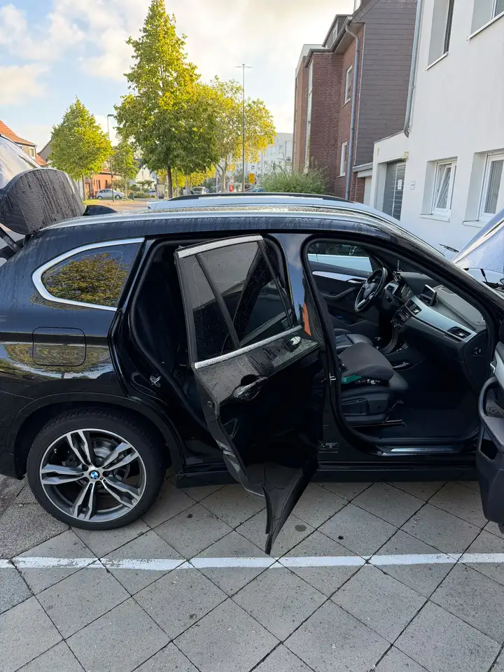 BMW X1 sDrive 18 d M Sport — photo 1 of 12