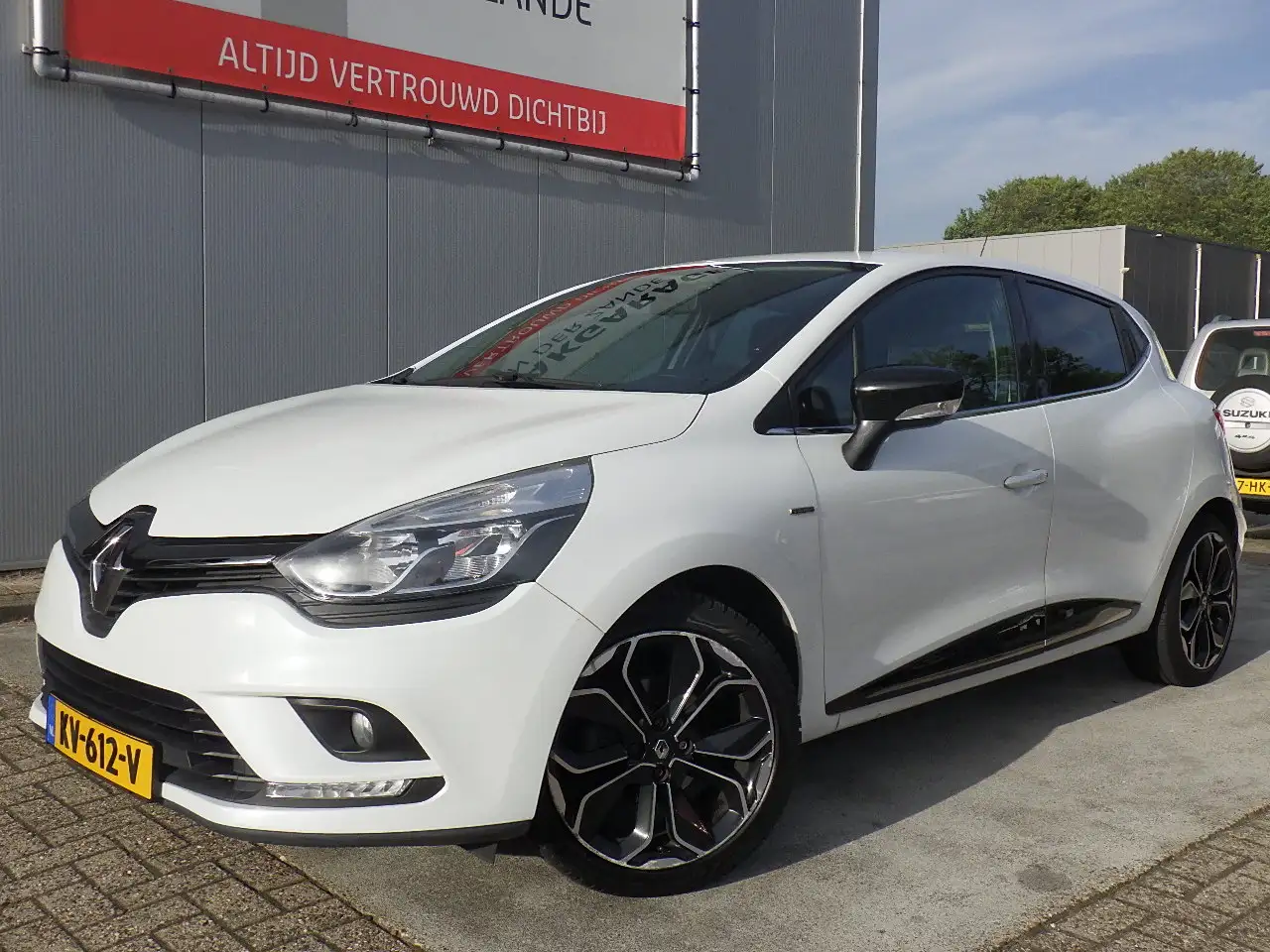 Renault Clio 0.9 TCe Limited, Airco, Cruise, Navi, PDC, NL/NAP! — photo 1 of 40