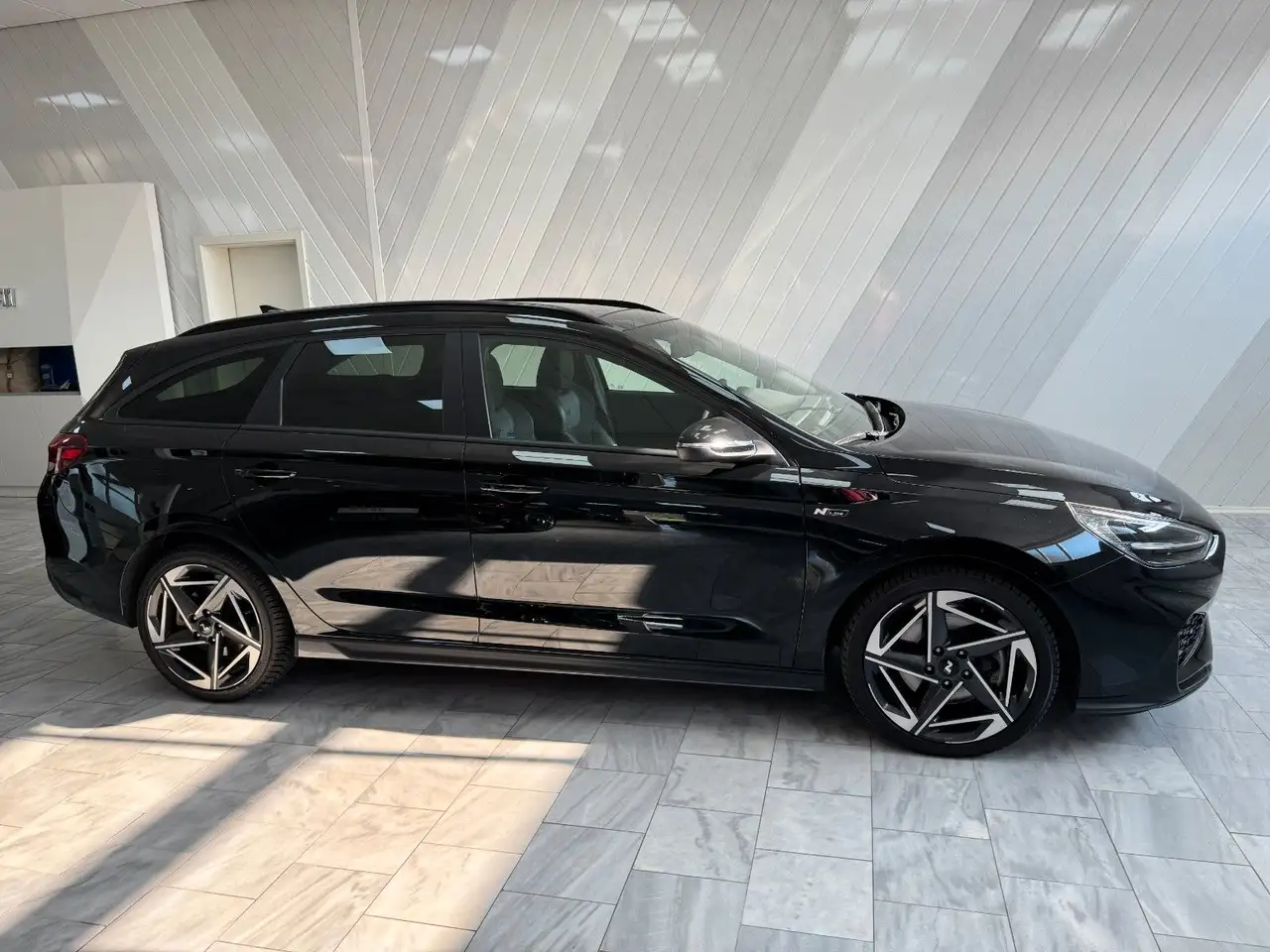 Hyundai i30 cw 1.5 NLine DCT Sitz-Paket Garantie — photo 1 of 28
