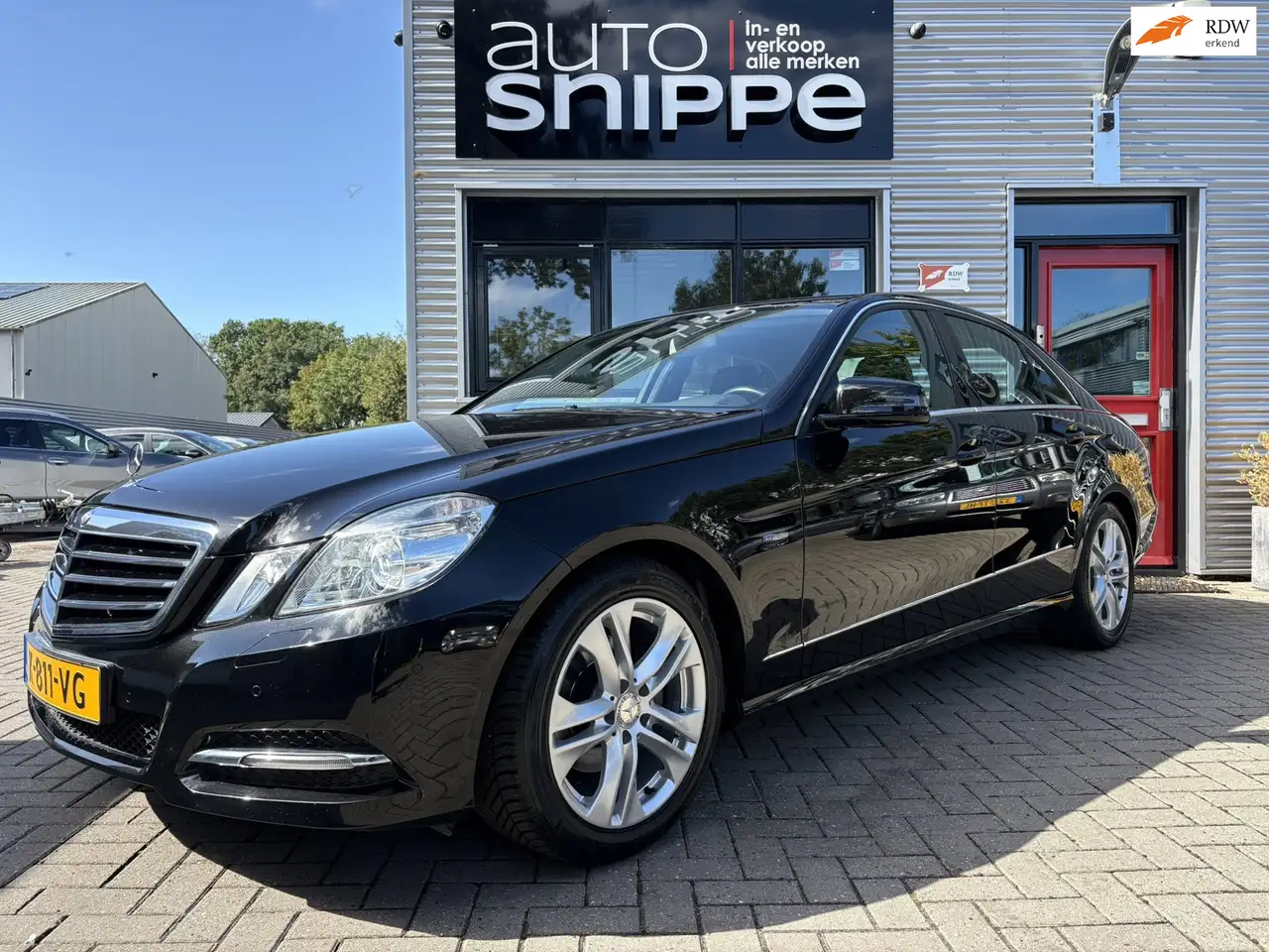 Mercedes-Benz E 200 CGI Avantgarde -CLIMA-CRUISE-STOELVERWARMING-TREKH — photo 1 of 39