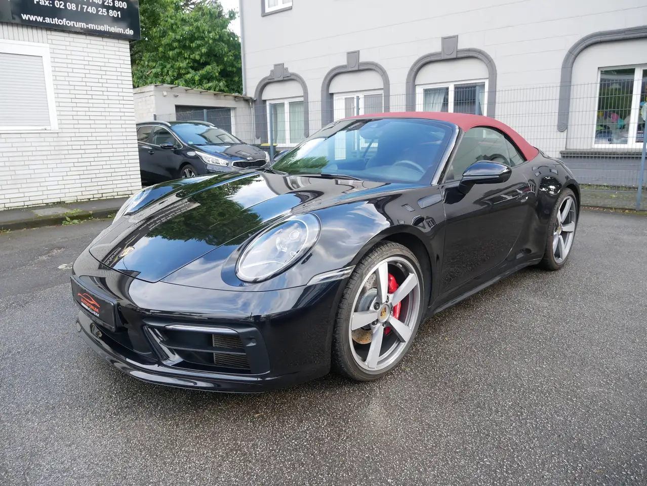 Porsche 992 Carrera S Cabriolet SportDesign LED Bose 360 KeyGo — photo 1 of 39
