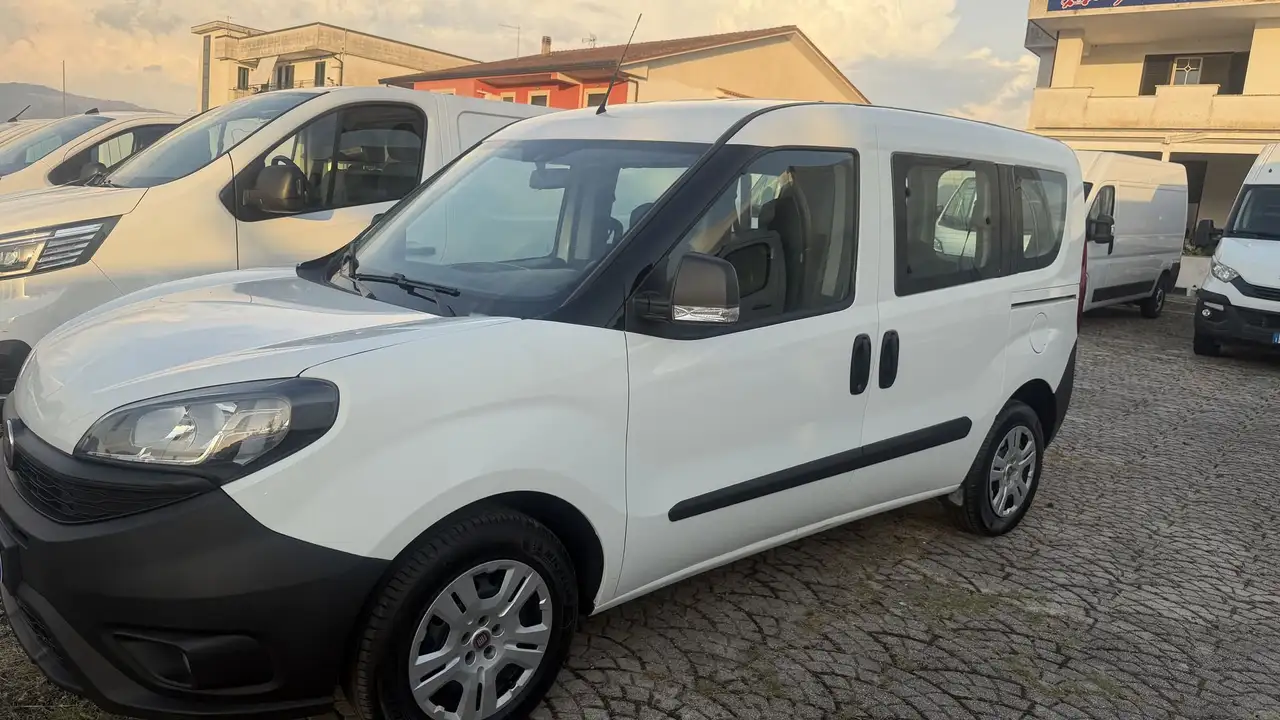 Fiat Doblò CH1 EASY 1.3 Mjet 95CV 5 POSTI AUTOCARRO — photo 1 of 6