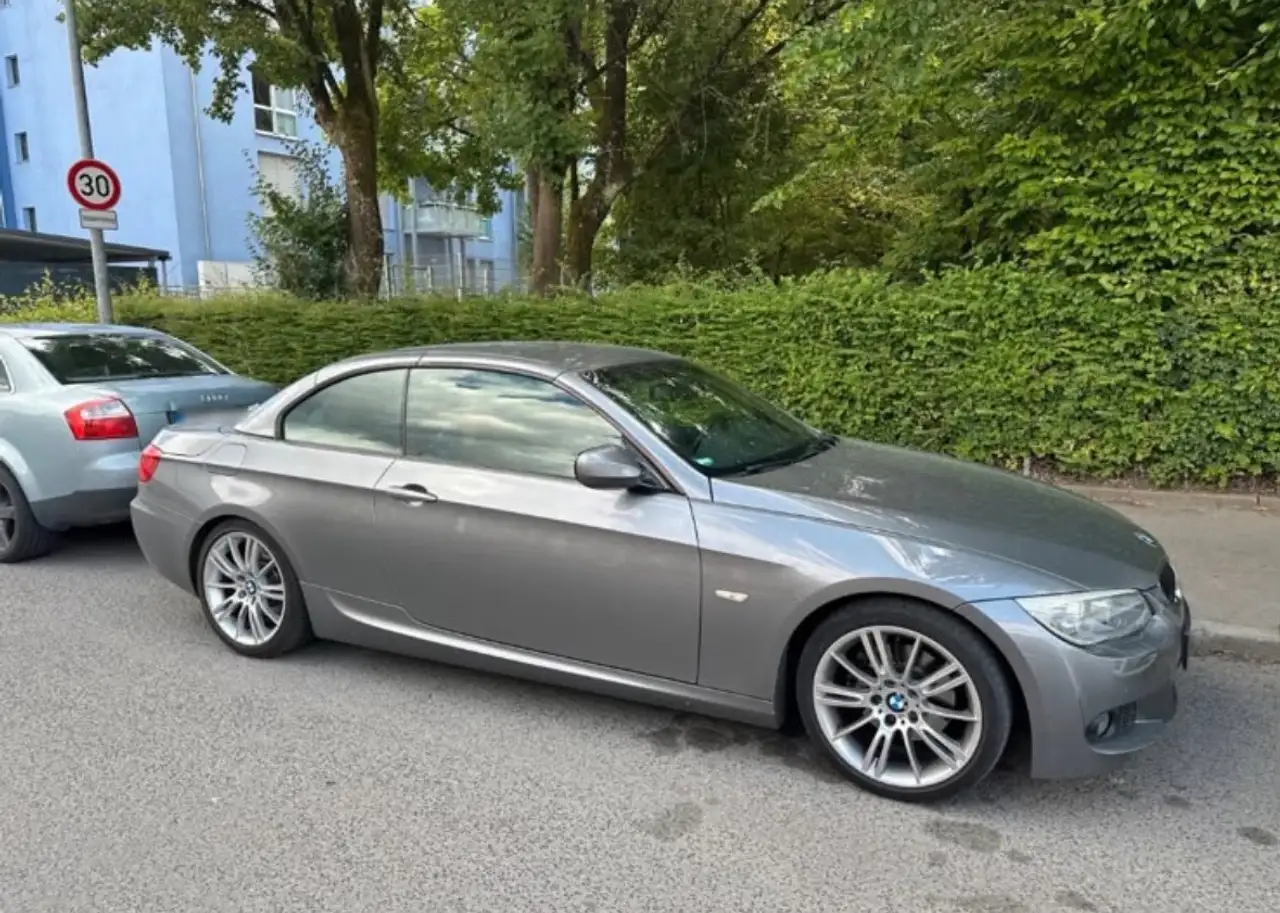 BMW 320 320d DPF Cabrio — photo 1 of 7