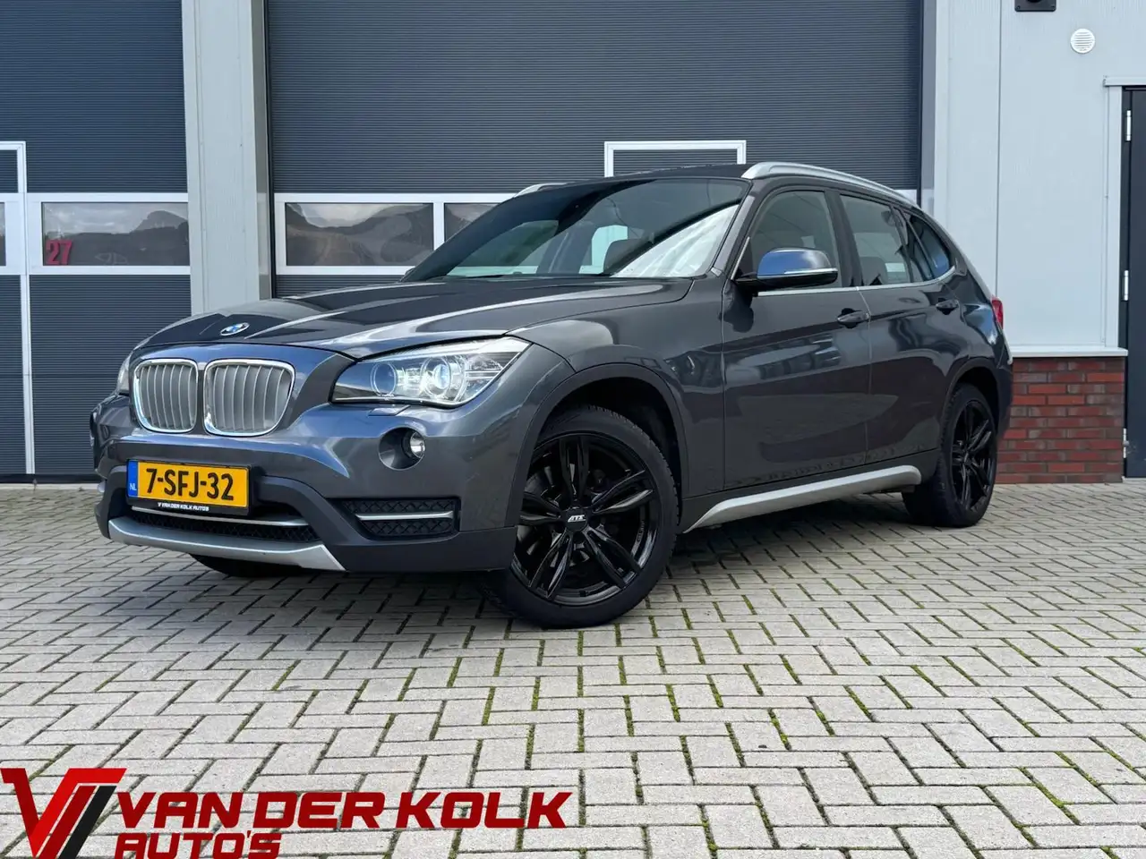 BMW X1 sDrive20i Executive — photo 1 of 31