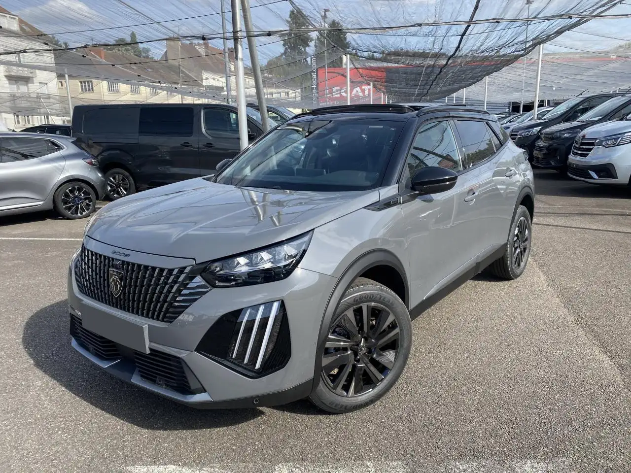 Peugeot 2008 II (2) 1.2 Hybrid 145 e-DCS6 GT EXCLUSIVE TOIT OUVRANT / ALCANTARA / ACC — photo 1 of 15