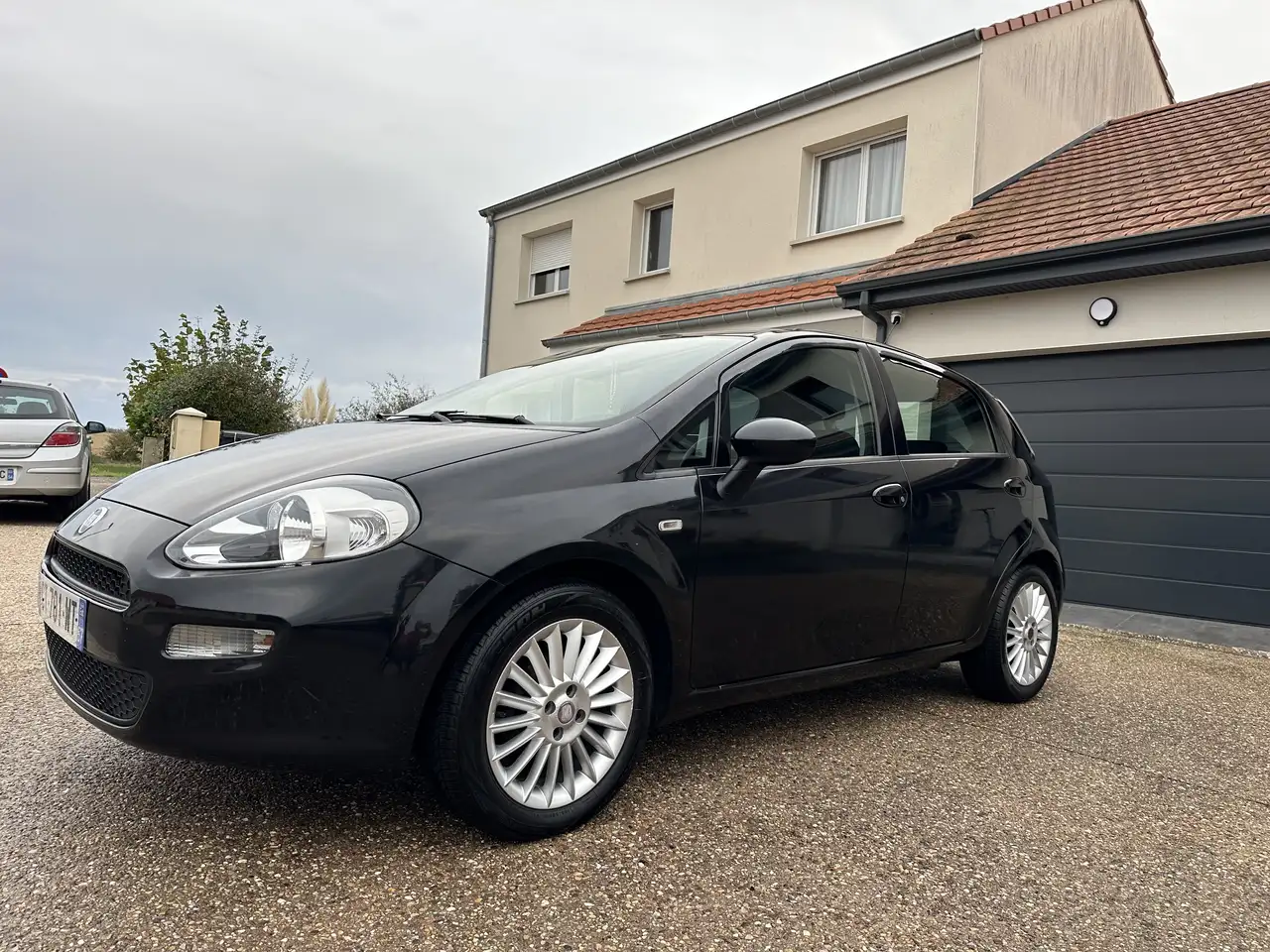Fiat Punto Fiat Punto 1.3L JTD Turbo Multijet — photo 1 of 4