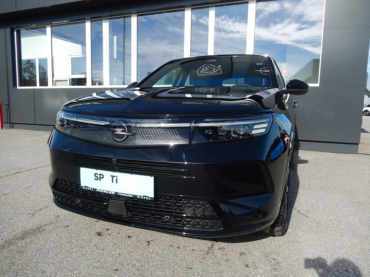Opel Grandland 1,6 PHEV 21kWh GS Aut. — photo 1 of 19