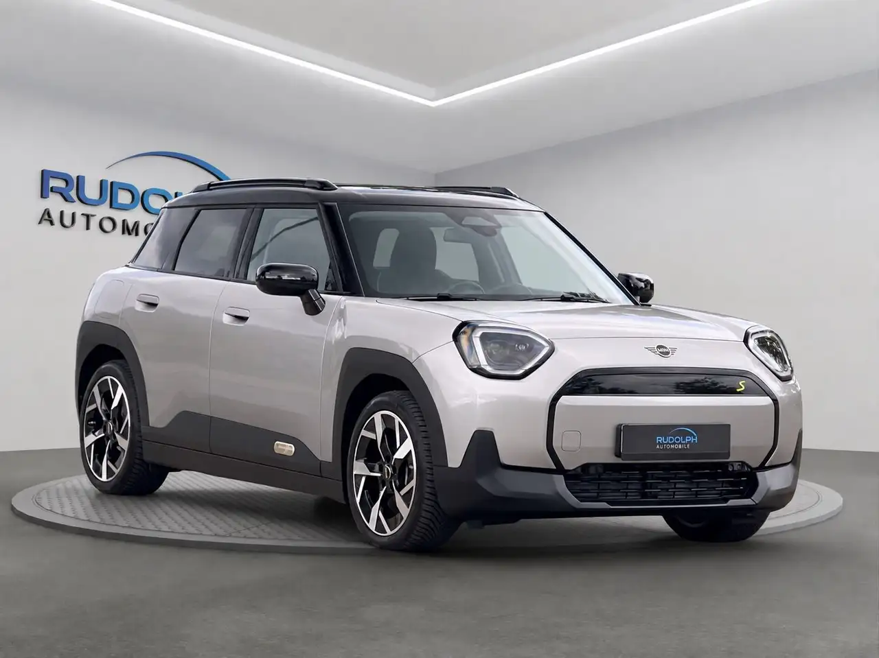MINI Aceman ACEMAN SE PANOR. HEAD-UP 4-SEASON 1. HD GARANTIE — photo 1 of 15