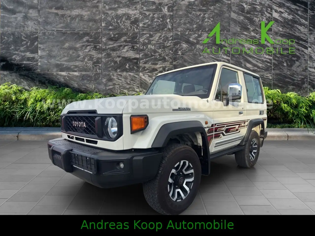 Toyota Land Cruiser GDJ 71 LX-Z Autom Alu Leder SOFORT — photo 1 of 17
