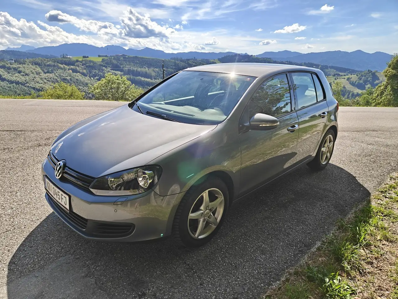 Volkswagen Golf Comfortline — photo 1 of 18