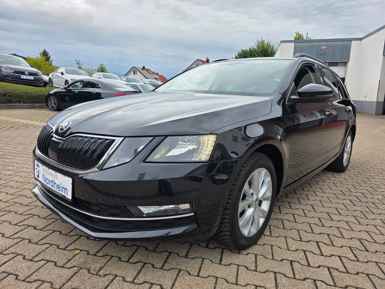 Skoda Octavia Combi 2.0 TDI Style Automatik/Navi/EURO6 — photo 1 of 21