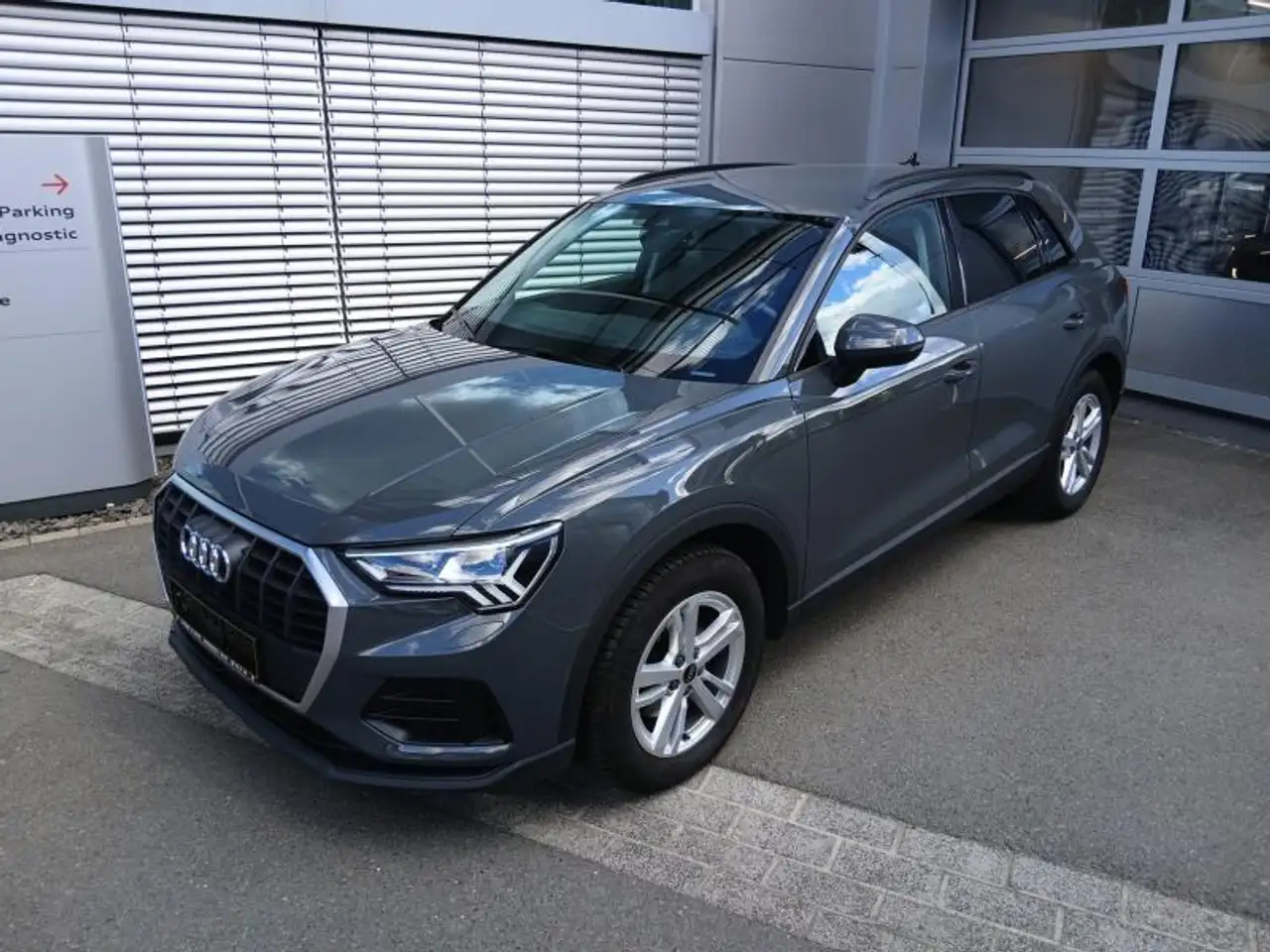 Audi Q3 35 TDI quattro S tronic — photo 1 of 10