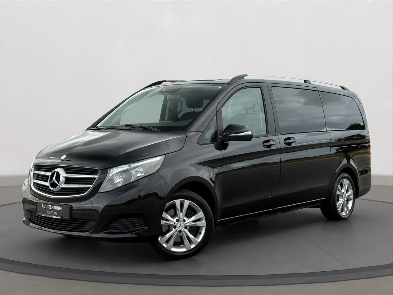 Mercedes-Benz V 250 V 250 d EDITION Lang R*Kamera 7 Sitze Standheiz 2.5t AHK — photo 1 of 32