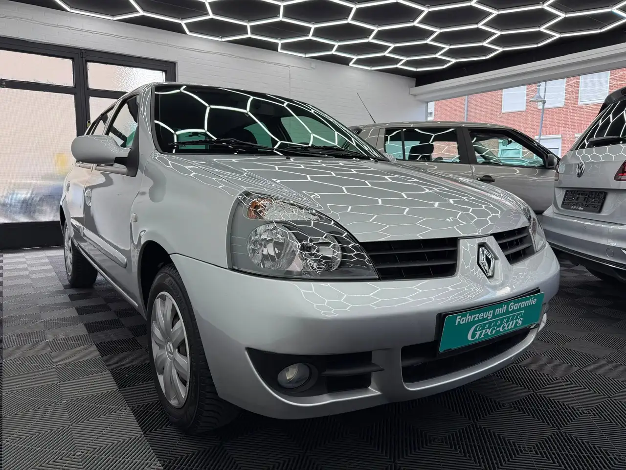 Renault Clio Campus Extreme*2.Hand*Allwetter*Funkfschlüssel*wenig KM*Tüv + Übergabecheck Neu — photo 1 of 14