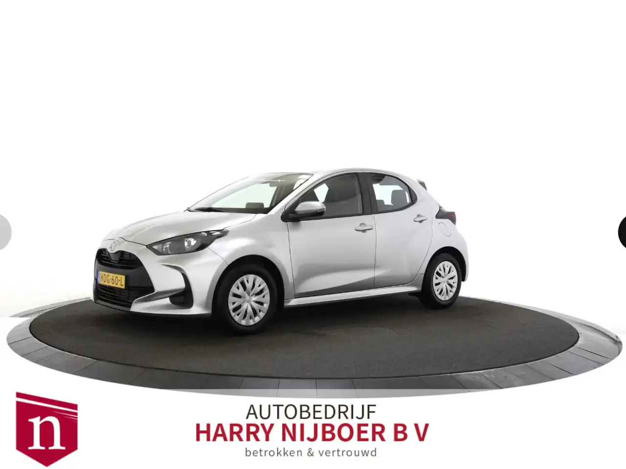 Toyota Yaris 1.5 Hybrid 115 Comfort — photo 1 of 17