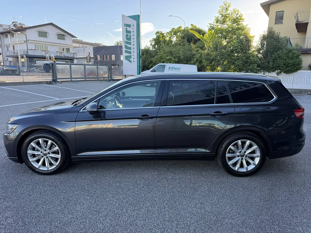 2022 Volkswagen Passat Variant 2.0TDI Business 122cv DSG E6D IVA, photograph 3