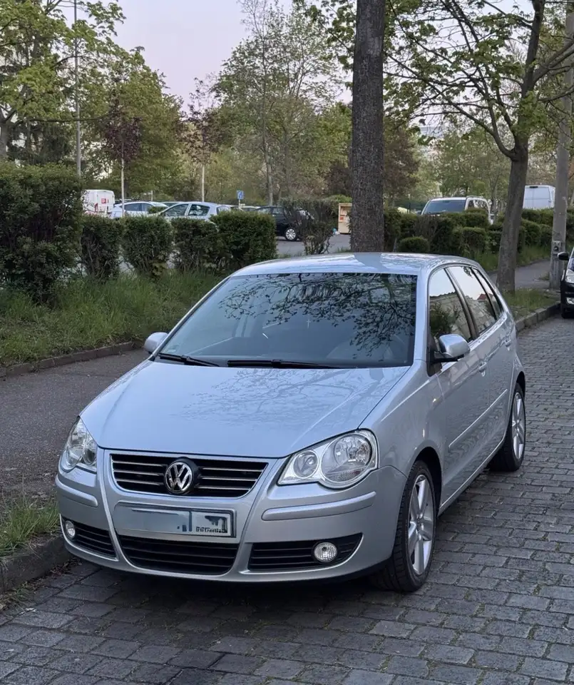Volkswagen Polo 1.2 Comfortline — photo 1 of 11