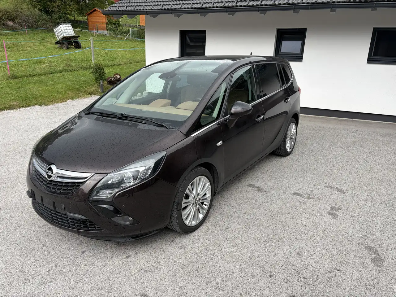 Opel Zafira Tourer 2,0 CDTI Ecotec Edition Start/Stop — photo 1 of 20