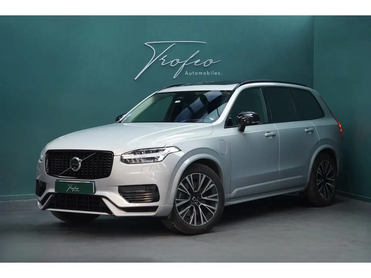 Volvo XC90 T8 Recharge - 455cv - Ultimate Style Dark - 7 places — photo 1 of 31