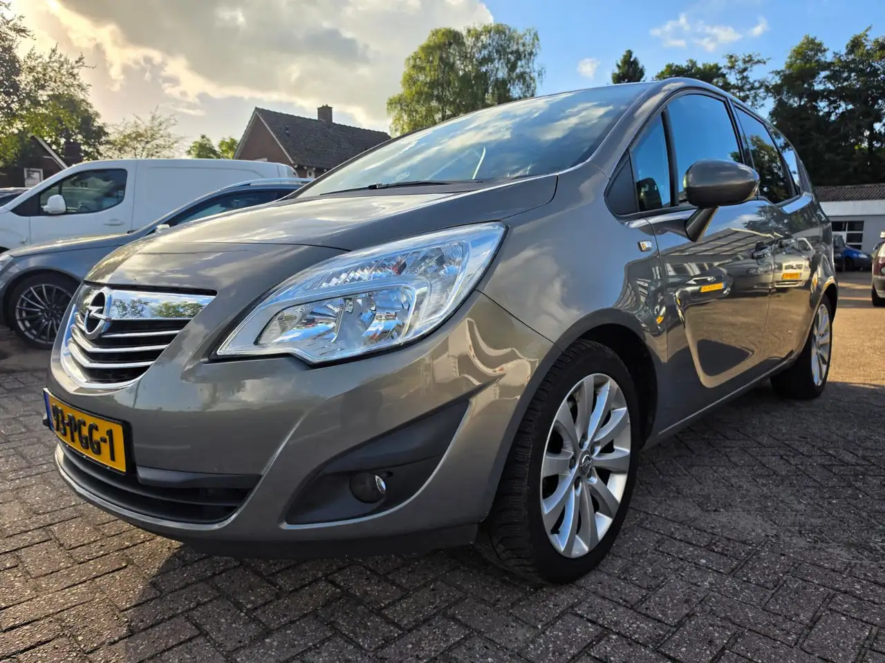 Opel Meriva 1.4 Turbo Cosmo — photo 1 of 15