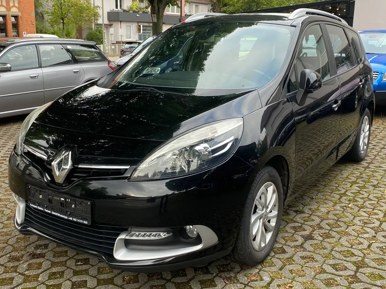 Renault Grand Scenic Renault Grand Scenic dCi 110 S&S Xmod Paris 7-Sitzer — photo 1 of 17