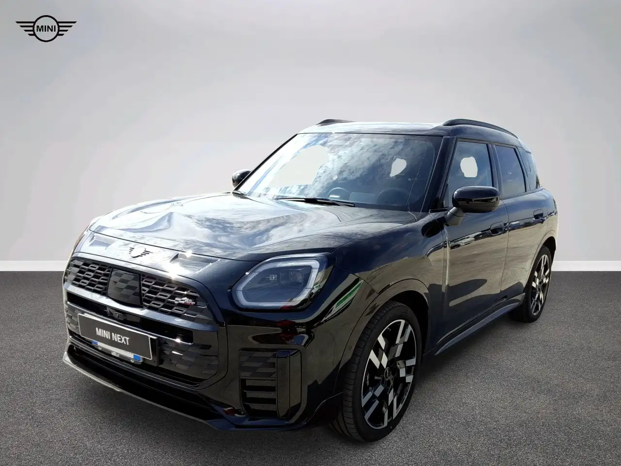 MINI Countryman C John Cooper Works — photo 1 of 17
