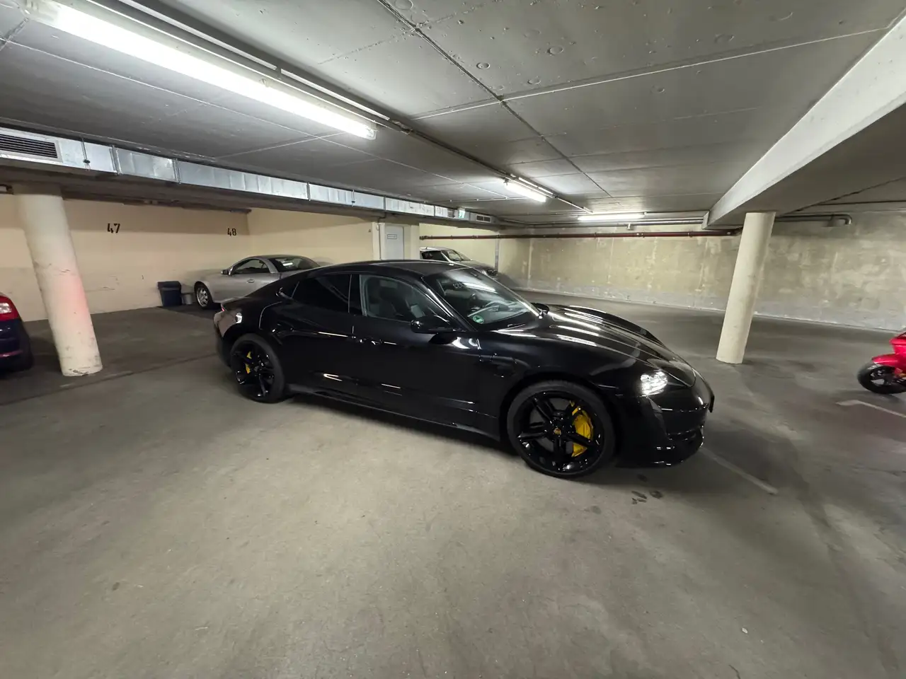 Porsche Taycan Taycan Turbo — photo 1 of 11