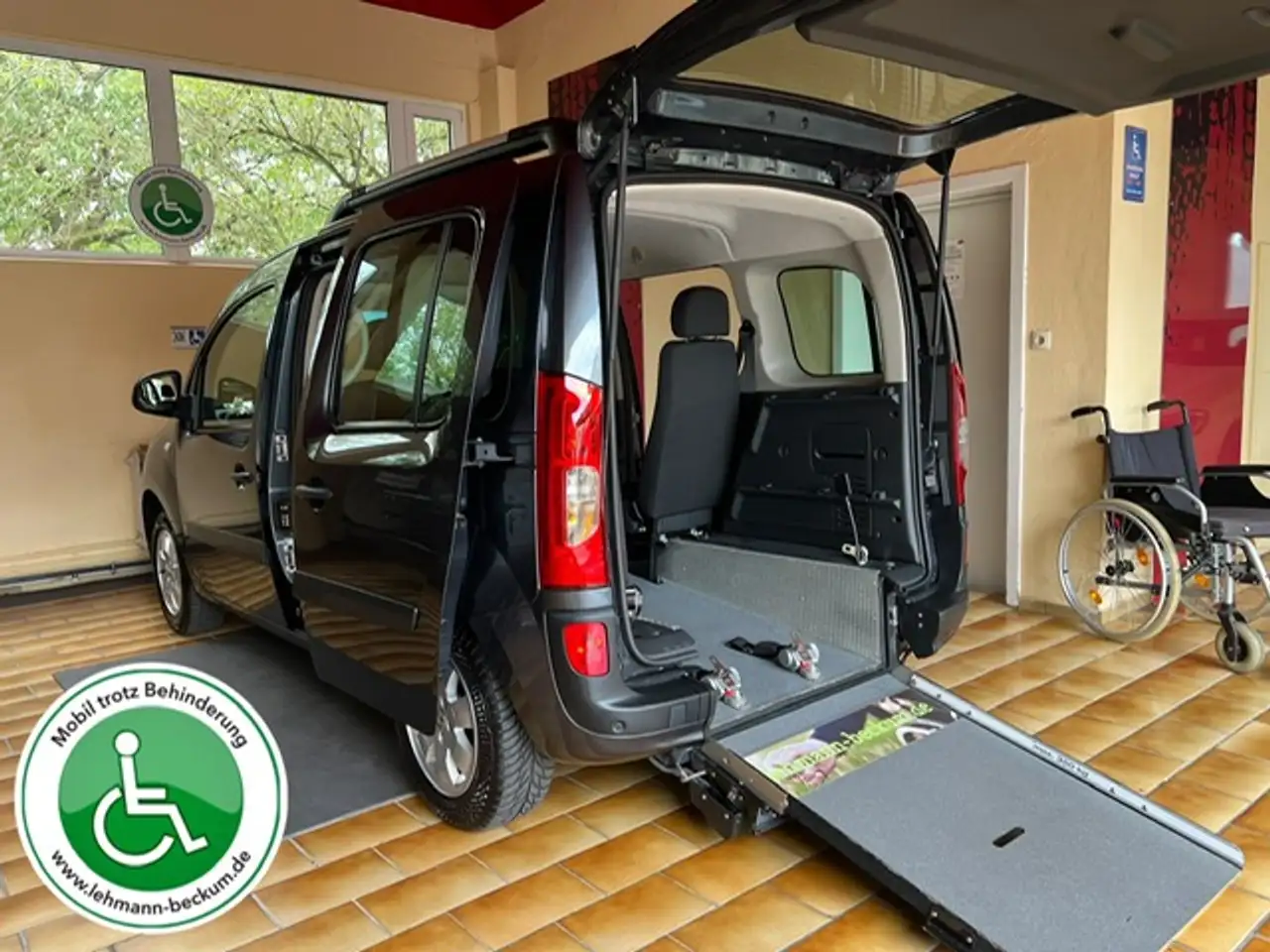 Mercedes-Benz Citan Automatik Rollstuhlrampe Heckausschnitt Navi Kamera Sitzhzg 3-Si+1 Rolli Allwetter Alu — photo 1 of 26