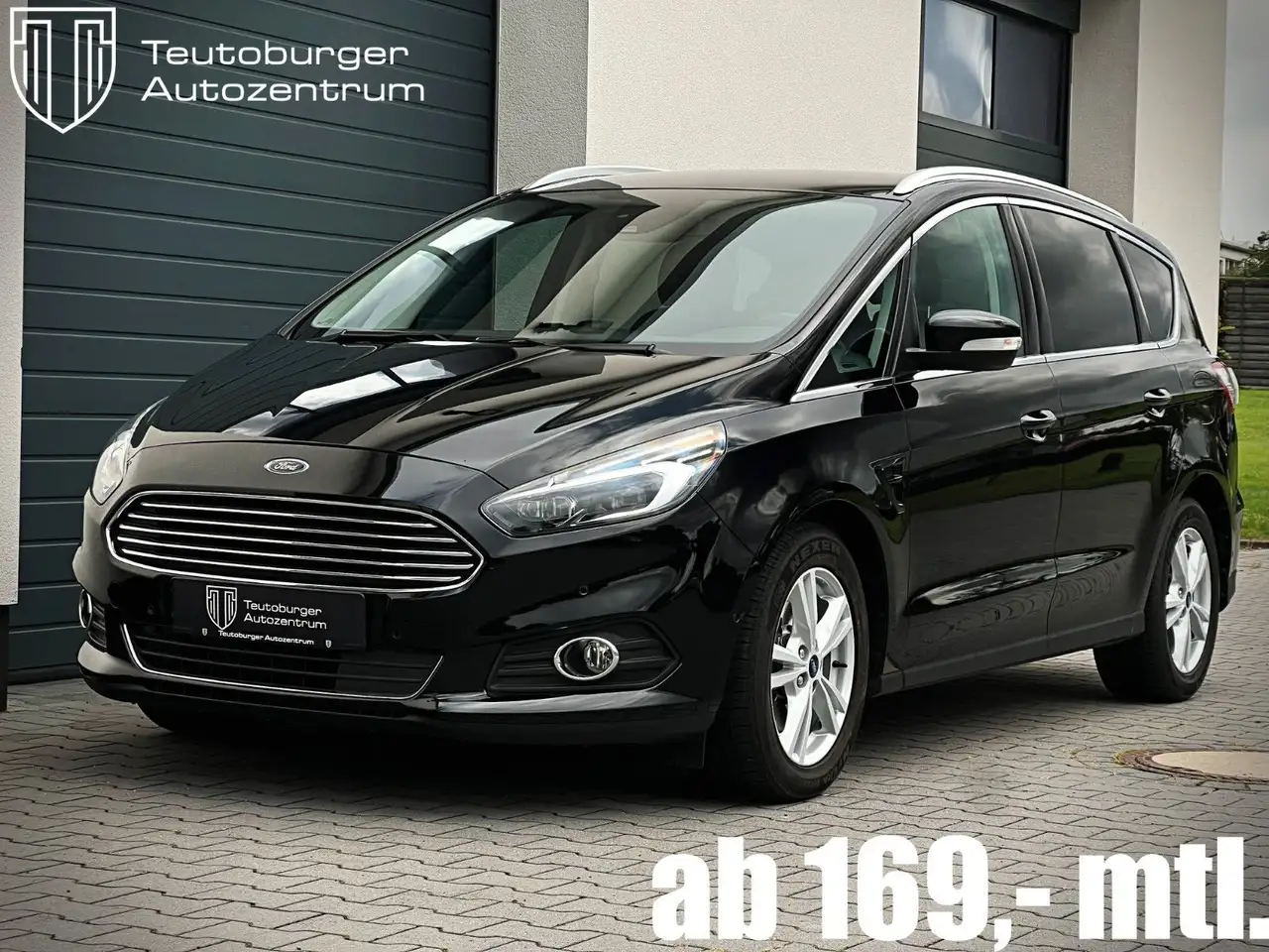 Ford S-Max Ford S-MAX Titanium 7-Sitzer Kamera Keyless Navi — photo 1 of 38