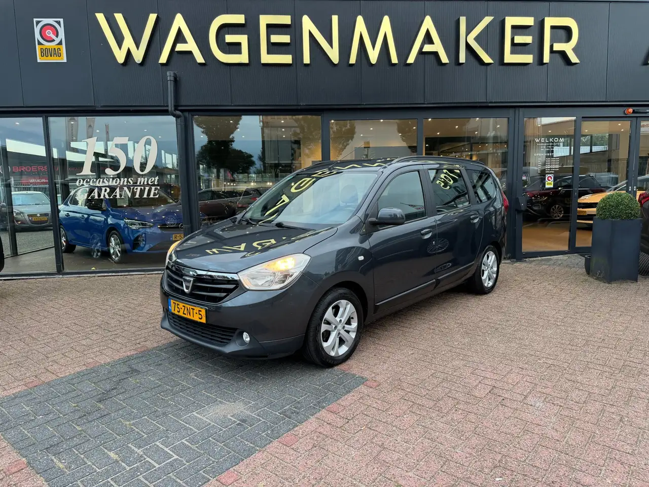 Dacia Lodgy 1.2 TCe Prestige 7p. Airco|NAVI|Nieuwe Ketting! — photo 1 of 15