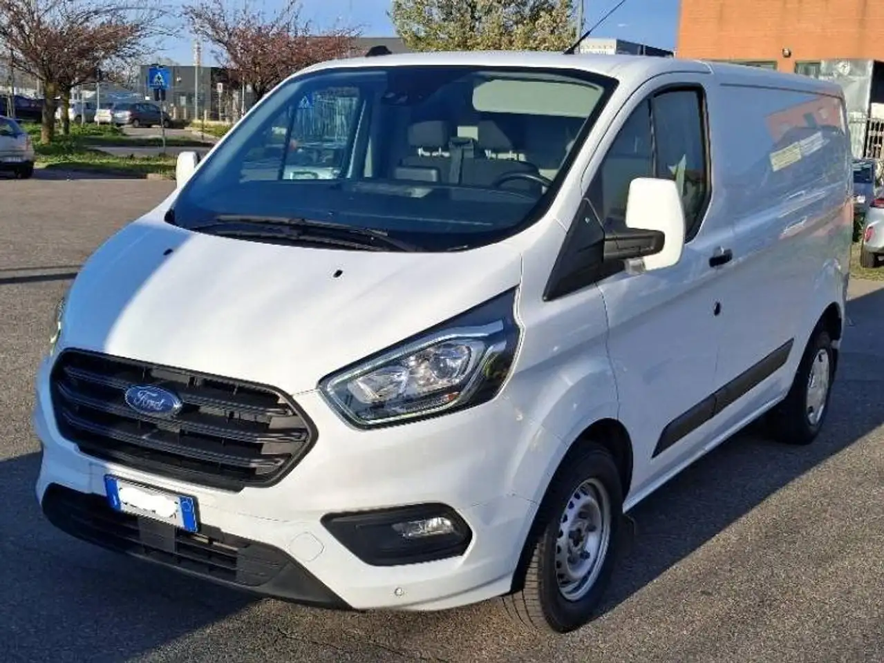 Ford Transit Custom 3000 130cv - portata 962 kg — photo 1 of 15