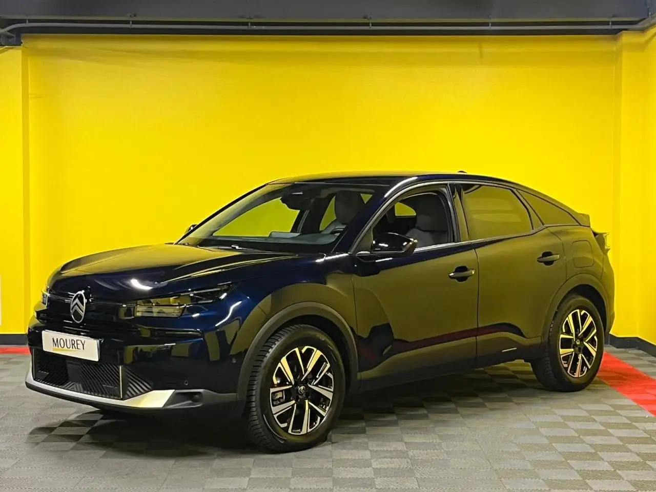 Citroen C4 HYBRID 145 cv BOITE AUTO MAX / PNEUS 4 SAISONS — photo 1 of 40