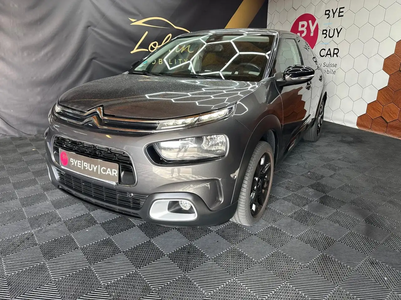 Citroen C4 Cactus C4 Cactus 1.6 BlueHDi - 100 S\u0026S Shine Business PHASE 2 — photo 1 of 40