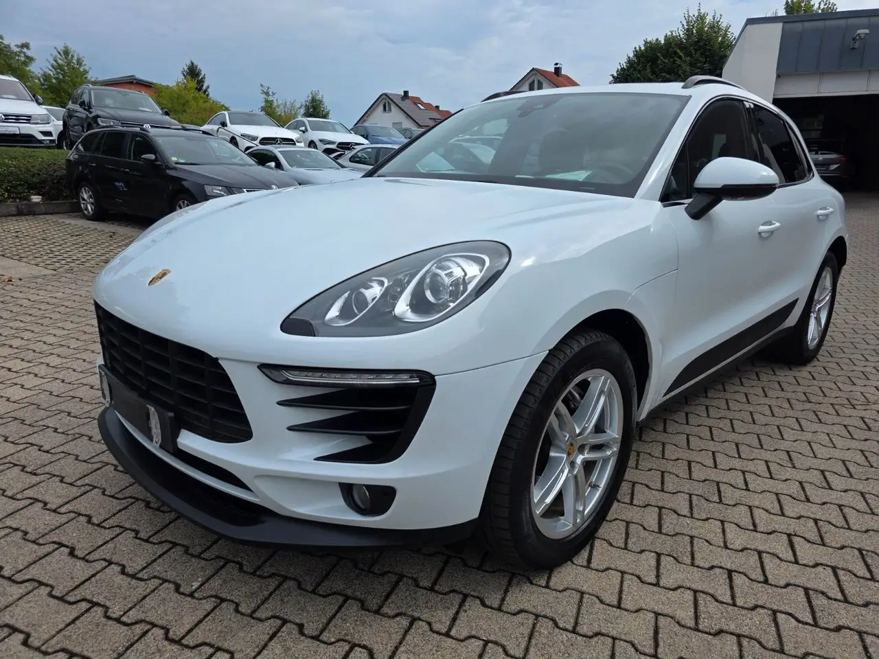 Porsche Macan S Navi/Panorama/DAB/Bi-Xenon/Memory — photo 1 of 20