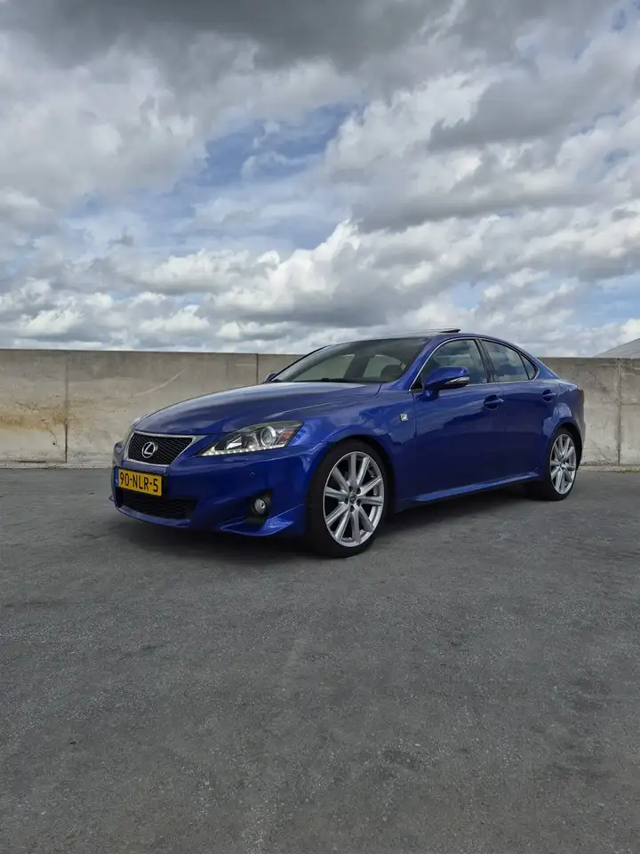 Lexus IS 250 250 — photo 1 of 14
