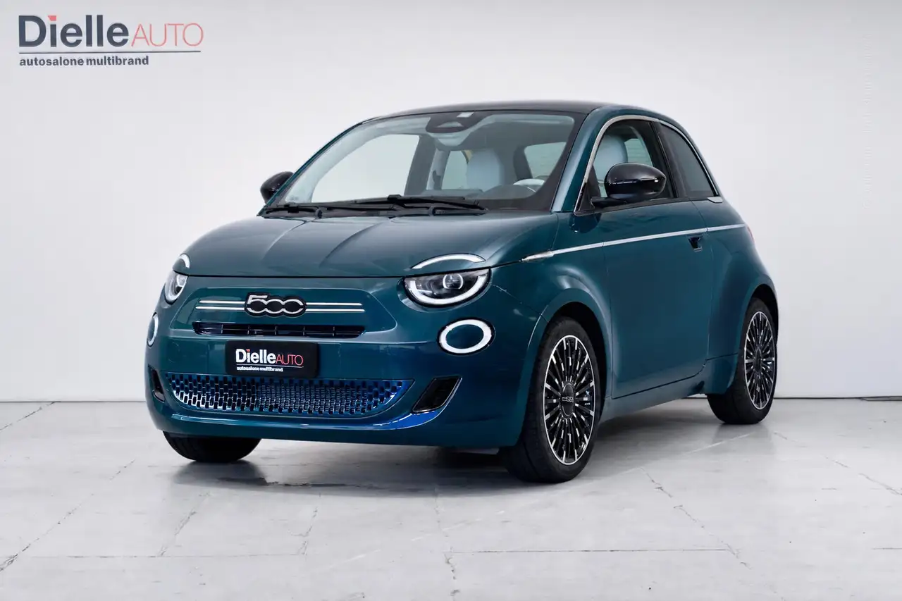 Fiat 500 500 1.0 hybrid La Prima *km0* — photo 1 of 19