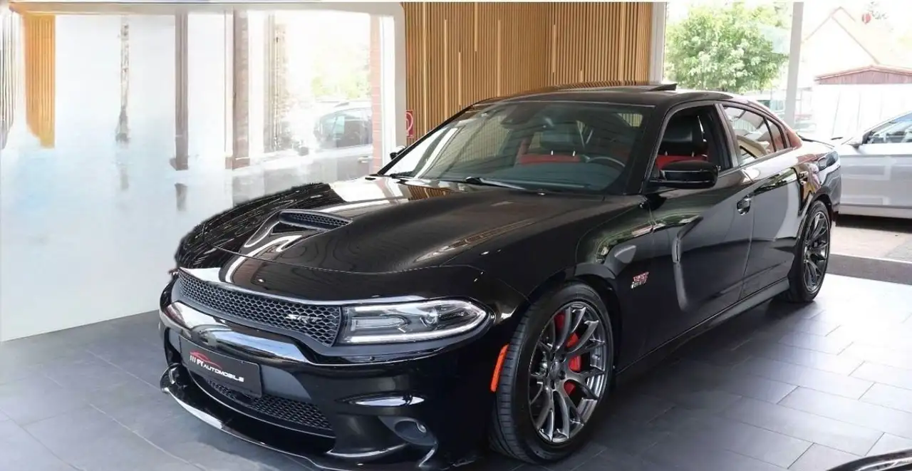 Dodge Charger SRT 392 – caméra de recul système audio Harman Kardon GPS — photo 1 of 17