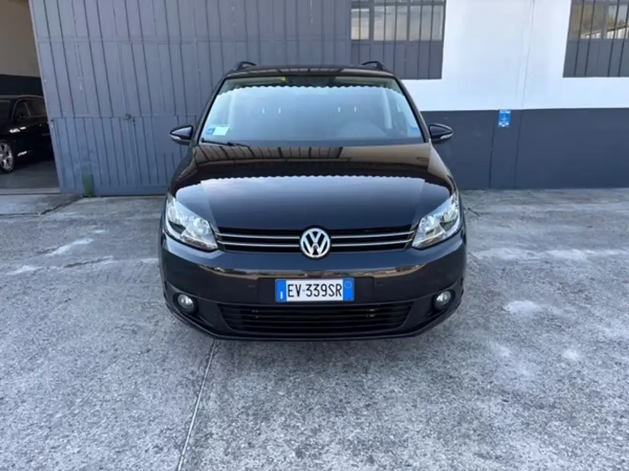 Volkswagen Touran 1.6 TDI Comfortline — photo 1 of 4