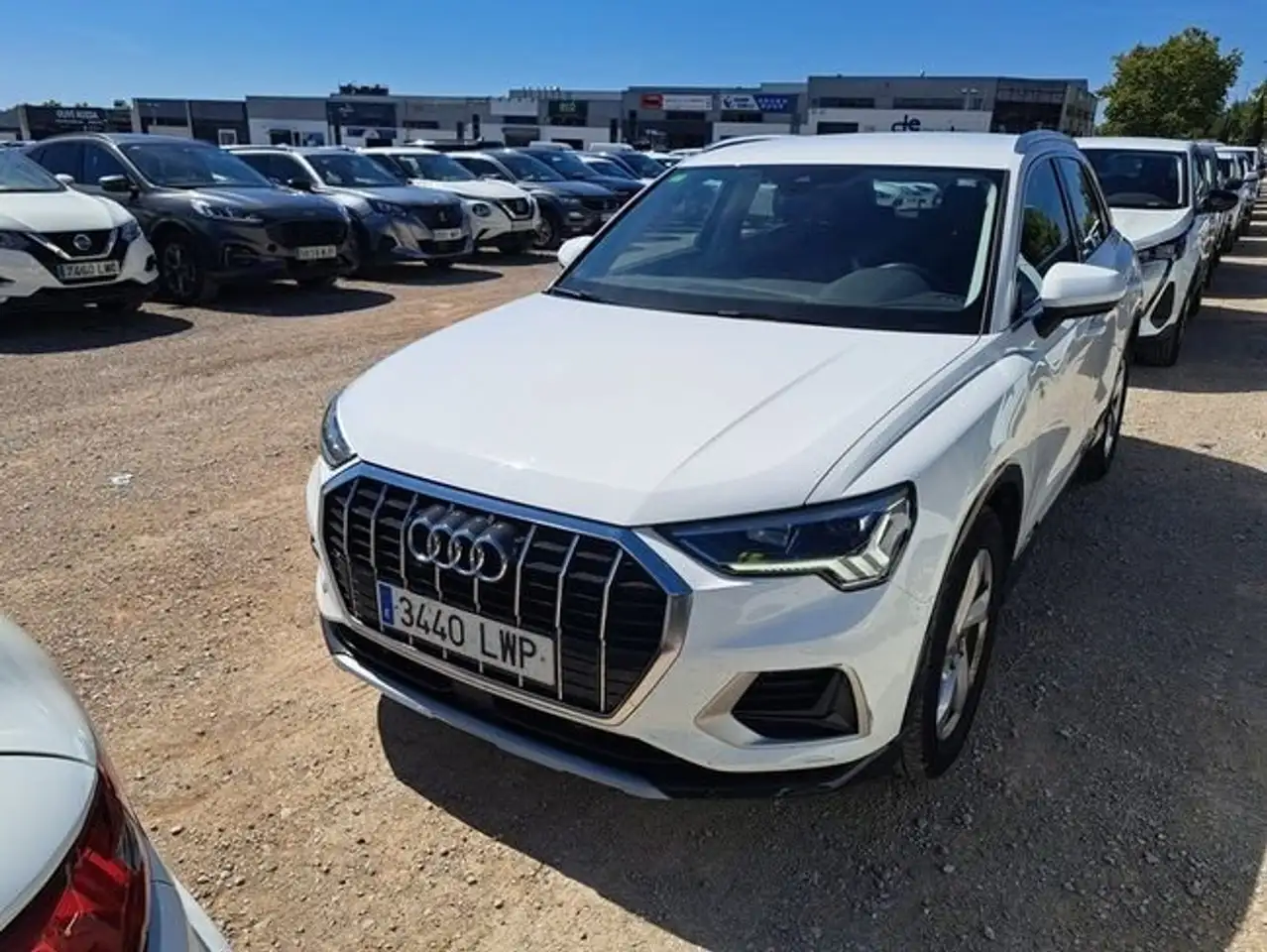 Audi Q3 35 TDI Advanced S tronic 110kW — photo 1 of 8
