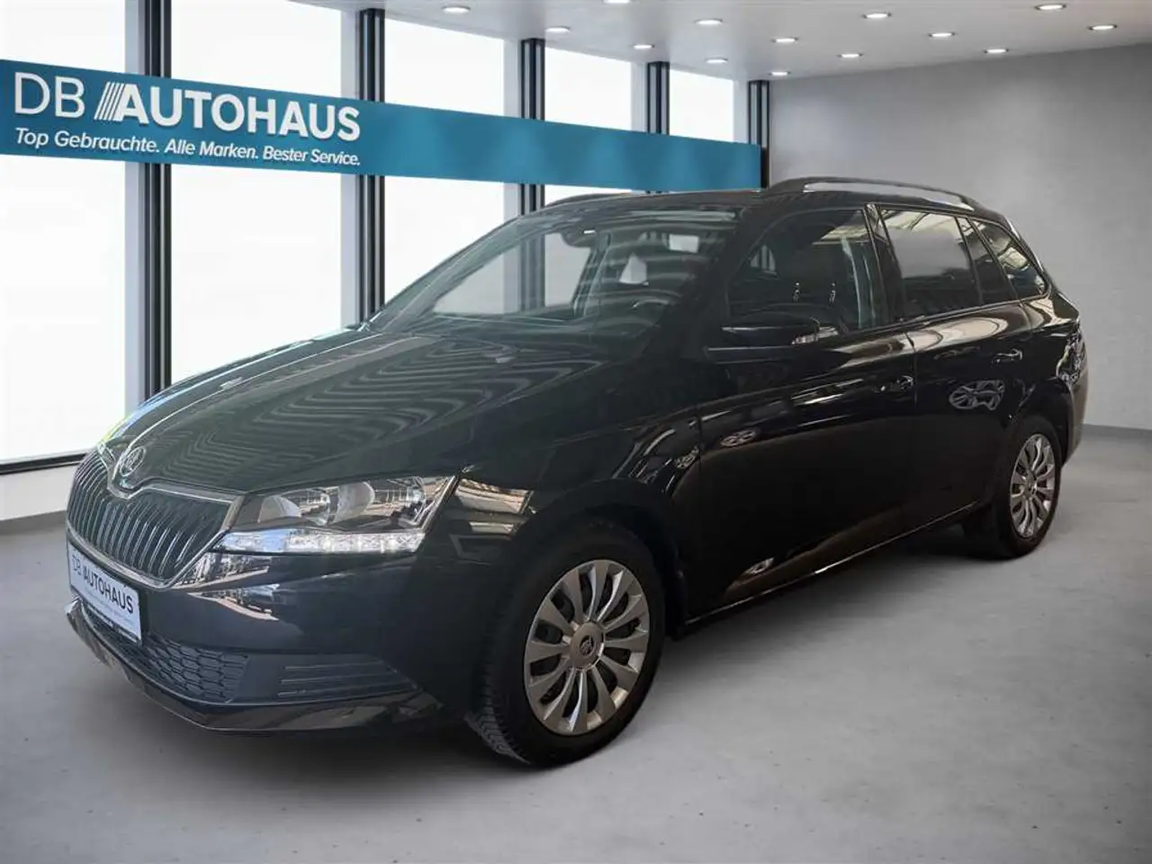 Skoda Fabia Ambition 1.0 TSI — photo 1 of 25