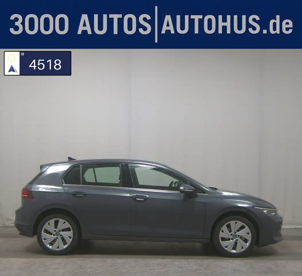 Volkswagen Golf GOLF-8 T-LEDER KLIMAAUT RADIO TEMPO MFL VC PDC Navi VB LED AID RFK — photo 1 of 15