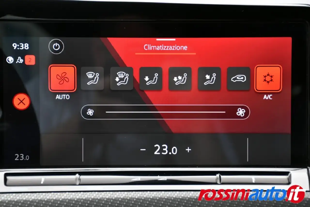 2020 Volkswagen Golf 8 1.5 ETSI 150 CV DSG LIFE + NAVI PRO + REARVIEW + R17 BI-COLOR + RUOTINO + DRIVING PROFILE SELECT, photograph 12