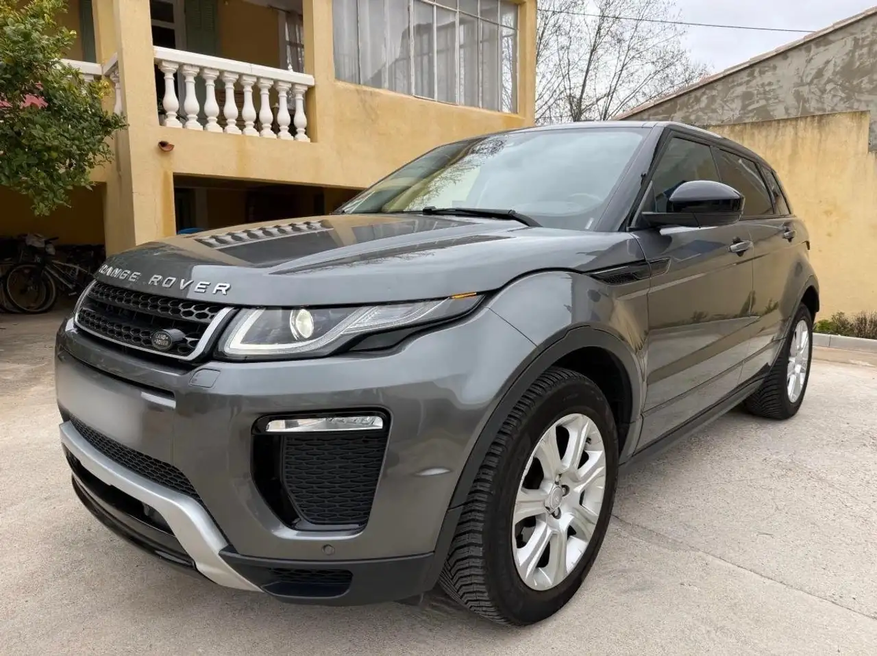 Land Rover Range Rover Evoque Phase 2 - 2.0 TD4 4WD (4x4) 150ch Boîte automatique (BVA9) SE Dynamic — photo 1 of 20