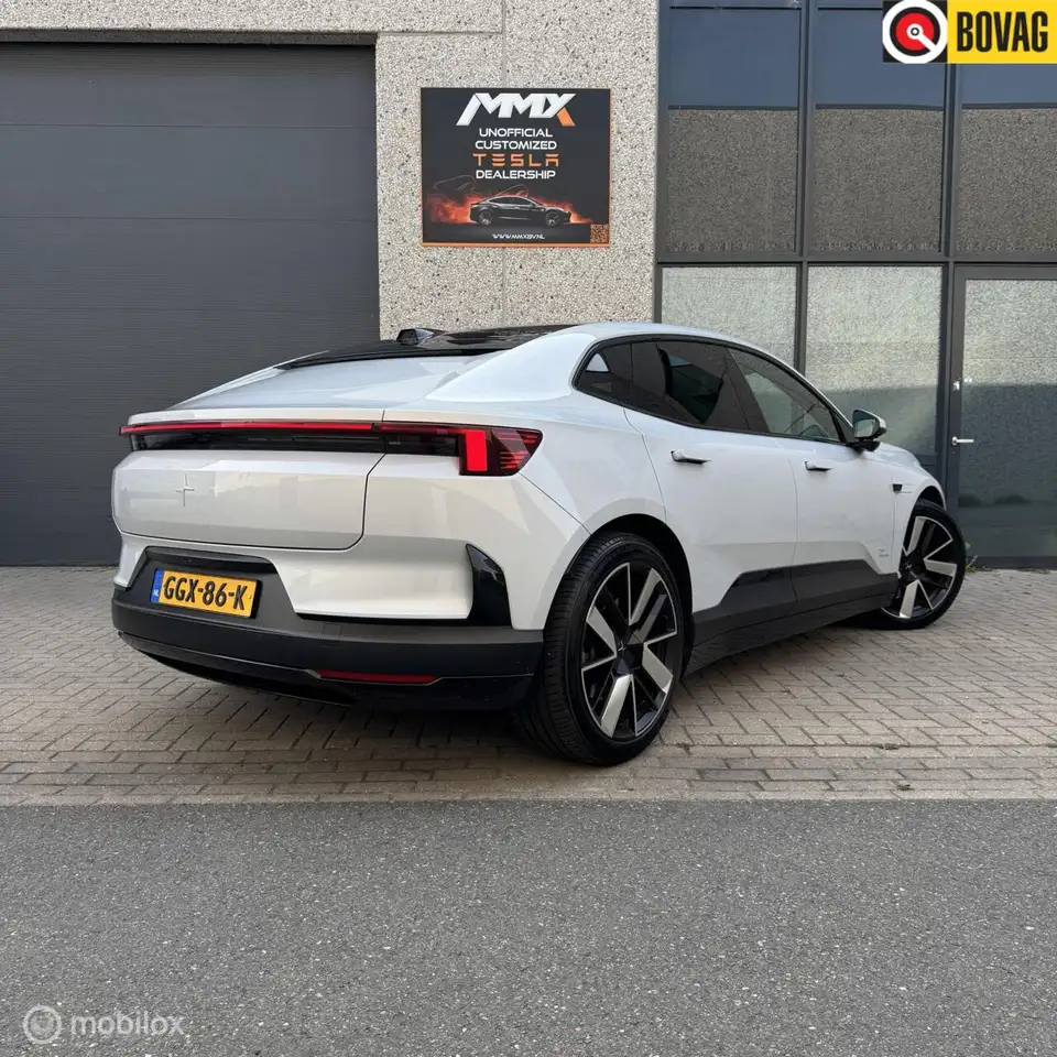 Polestar 4 Long Range Single motor 100 kWh — photo 1 of 17