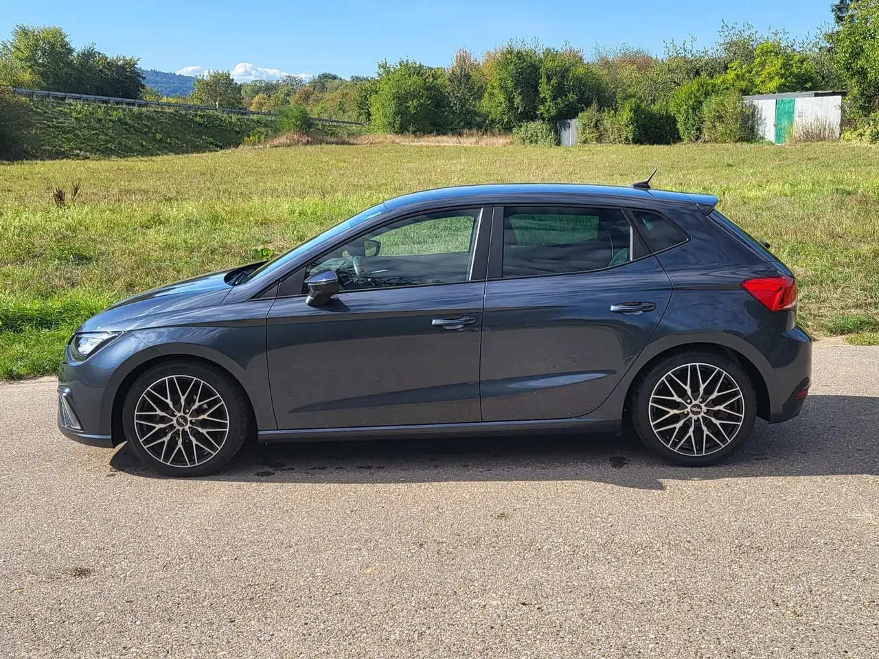 SEAT Ibiza Ibiza 1.0 TSI S — photo 1 of 14