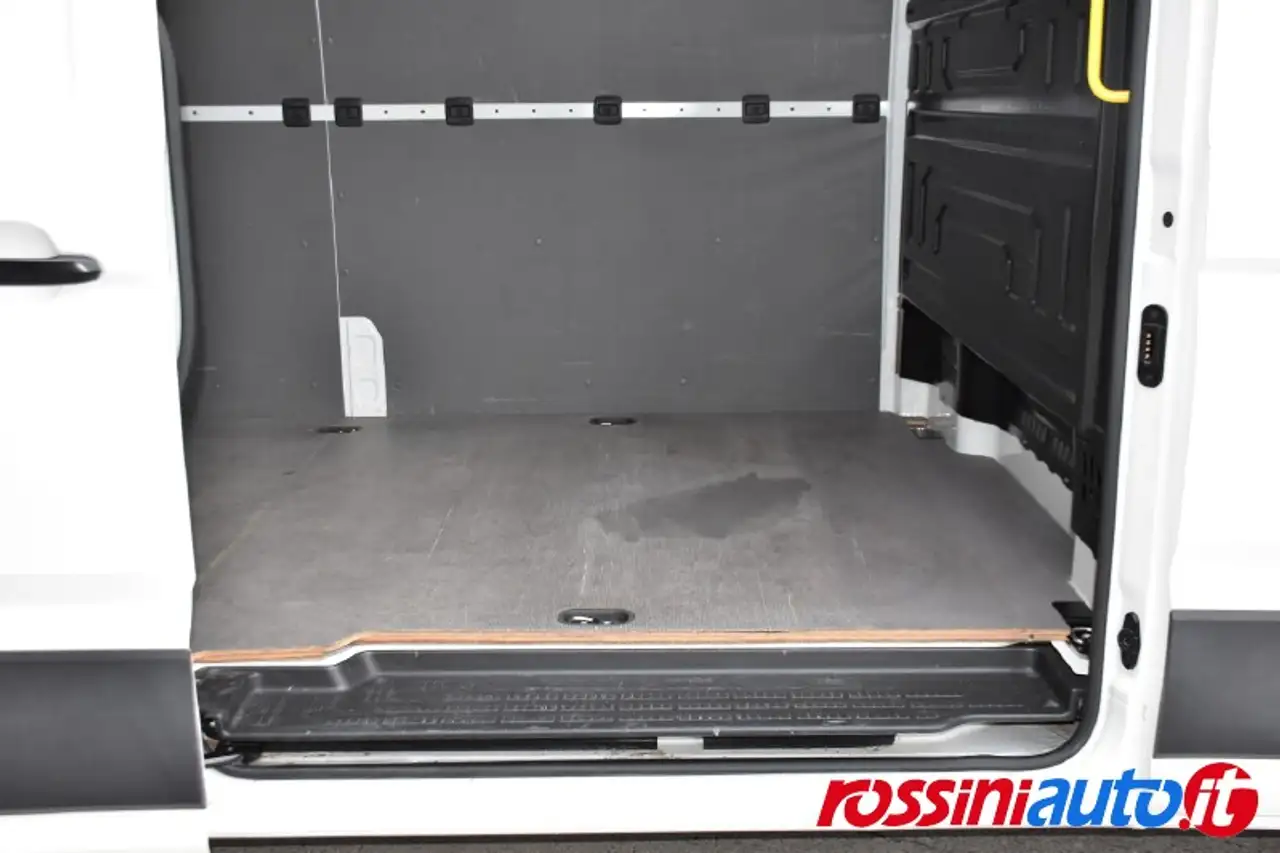 2025 Volkswagen Crafter VAN 35Q 2.0 TDI 177 CV L4H3 4490mm + FARI FULL LED + SEDILE GUIDA COMFORT PLUS + RIVESTIMENTO VANO DI CARICO + P, photograph 9