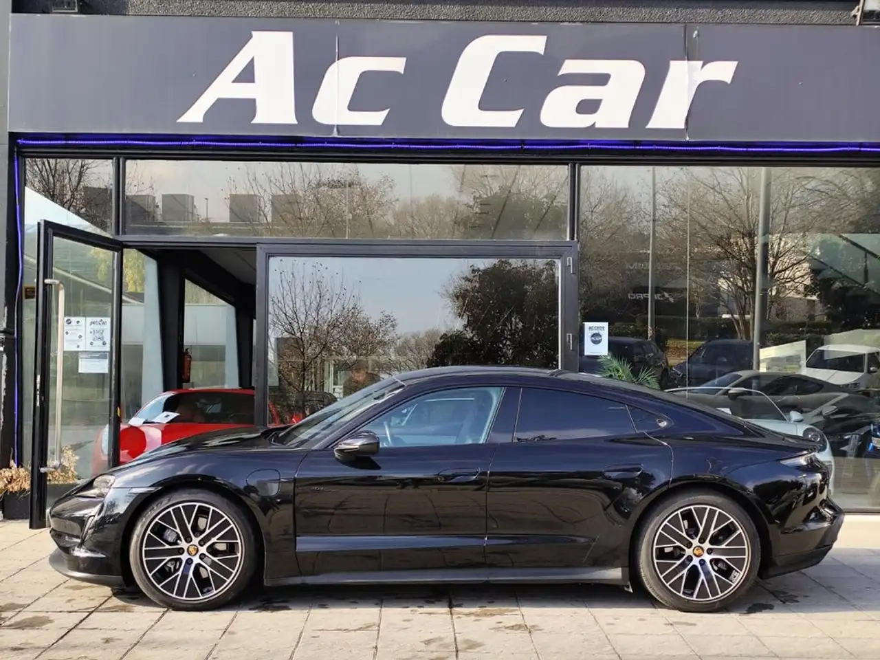 Porsche Taycan Deportivo 408cv Automático de 5 Puertas — photo 1 of 40