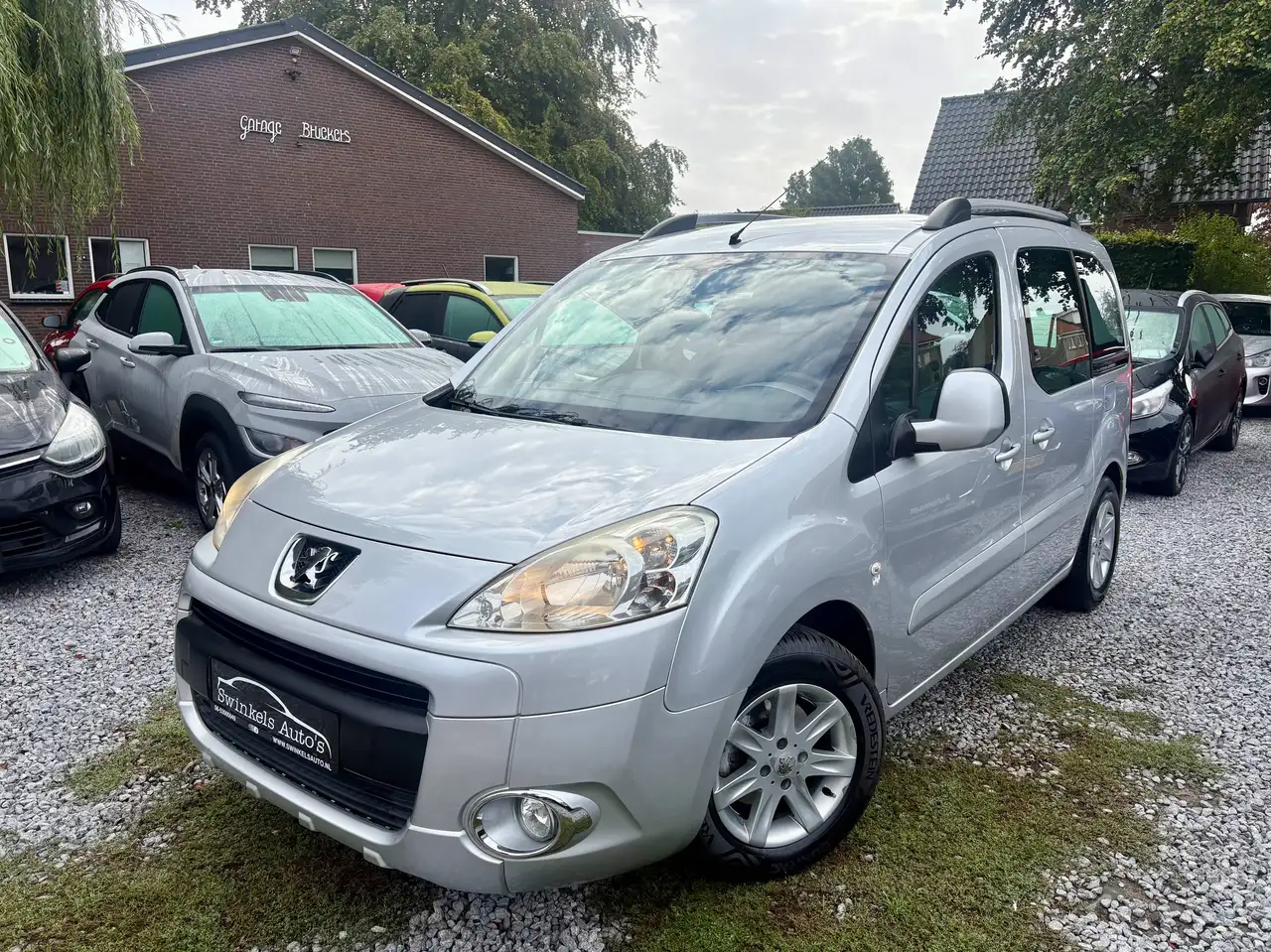 Peugeot Partner Tepee 1.6 XR-cruise control-2x schuifdeur-Licht metalen velgen-trekhaak-nette auto — photo 1 of 28